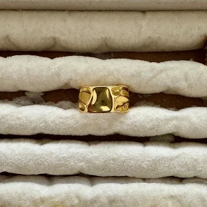 Rostfritt stål ring  - Alla som köper minst 2 ringar får en slumpmässig vald ring på köpet.