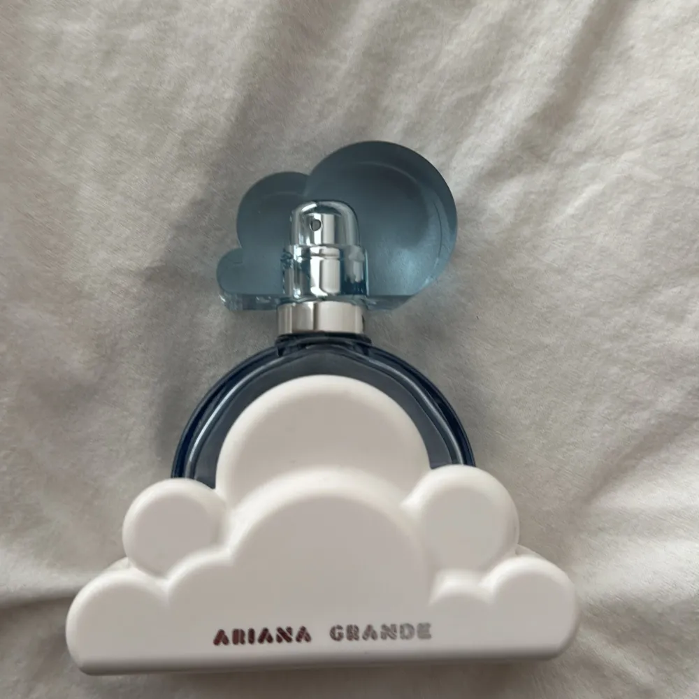 Säljer denna då den inte kommer till någon användning längre❤️. Perfume.