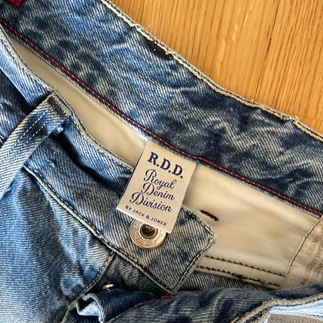 Blå slitna jeans från R.D.D. Jack & Jones - 2