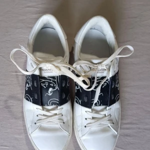 Valentino Skor - Jättesnygga och unika valentino skor i storlek 38⭐️