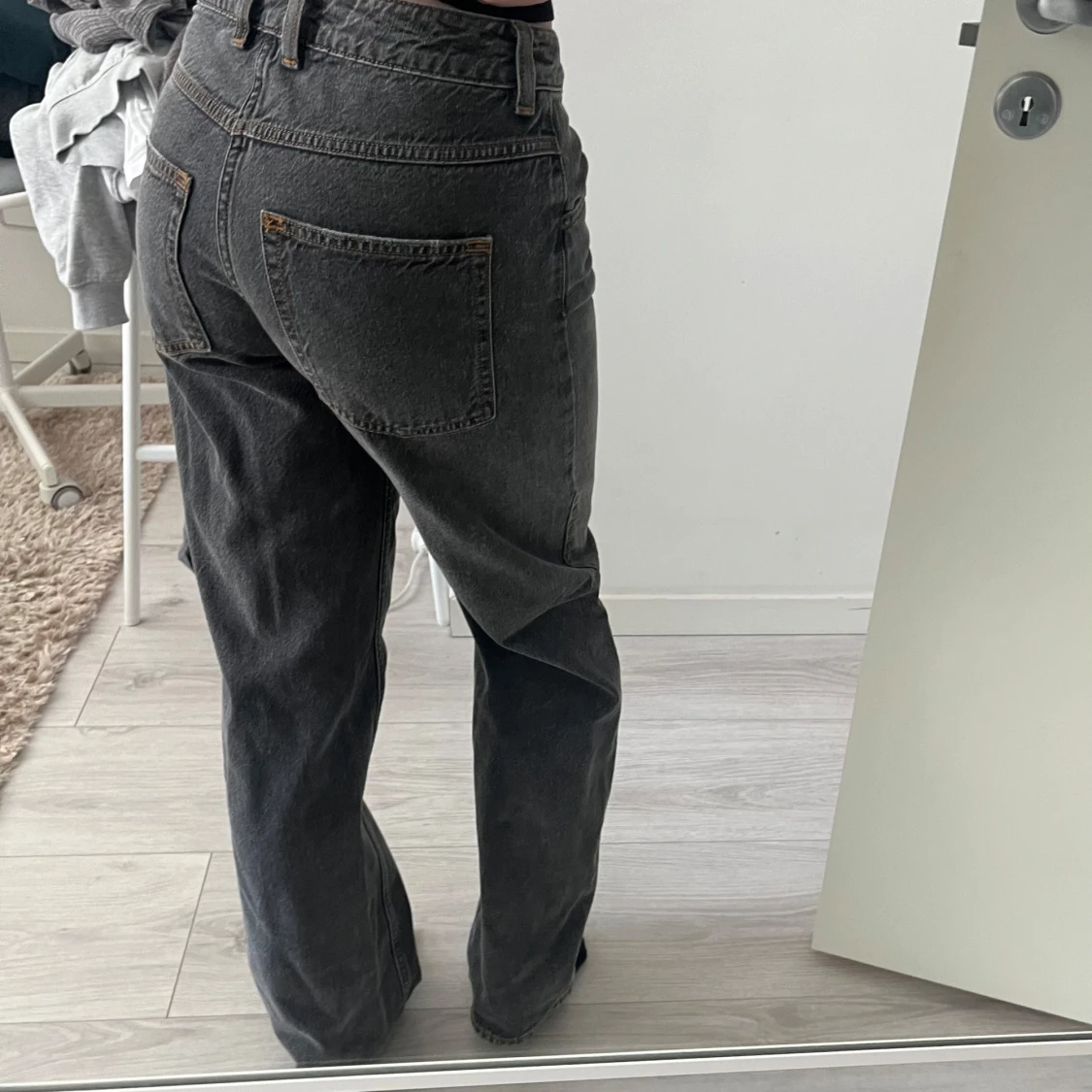 Gråa jeans - 1