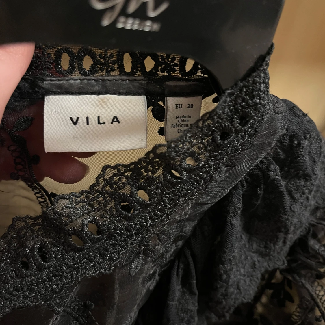 Svart spetsblus från Vila - 3