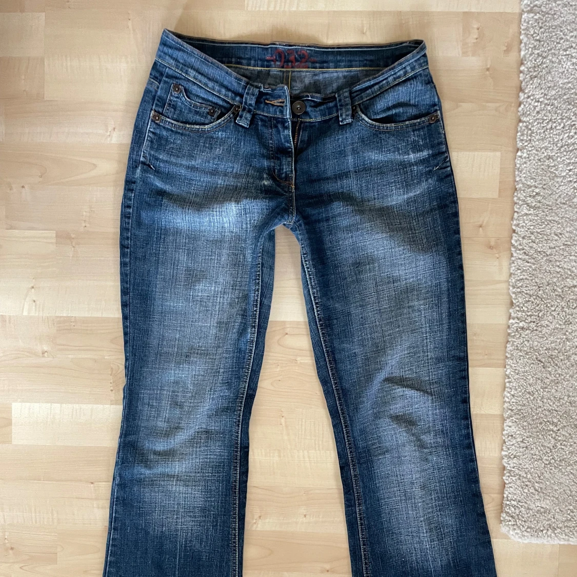 Lågmidjade bootcut jeans - 2