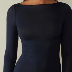 Intimissimi Tröja  - Har använt några gånger men är hel utan hål osv. Pris kan diskuteras 