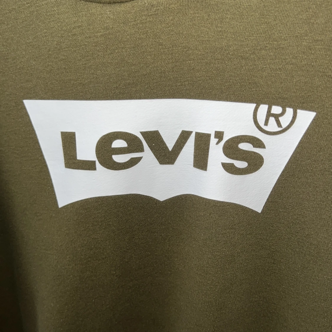 Olivgrön Levi's hoodie med logga - 1