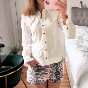 GANNI blus!  - Så snygg blus från ganni