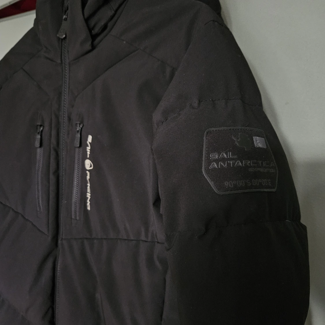 Svart dunjacka från Sail Racing - 3