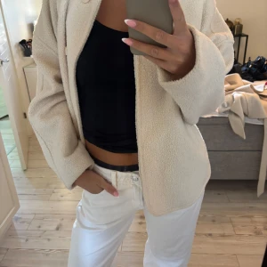 Kort kappa - Superfin kort kappa/ vårjacka / höstjacka! Sparsamt använd💃 