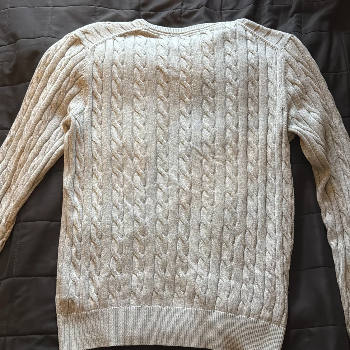Grå kabelstickad tröja från Morris - 1