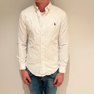Ralph lauren skjorta - Köp sker via vår hemsida- ricodelluxury.com