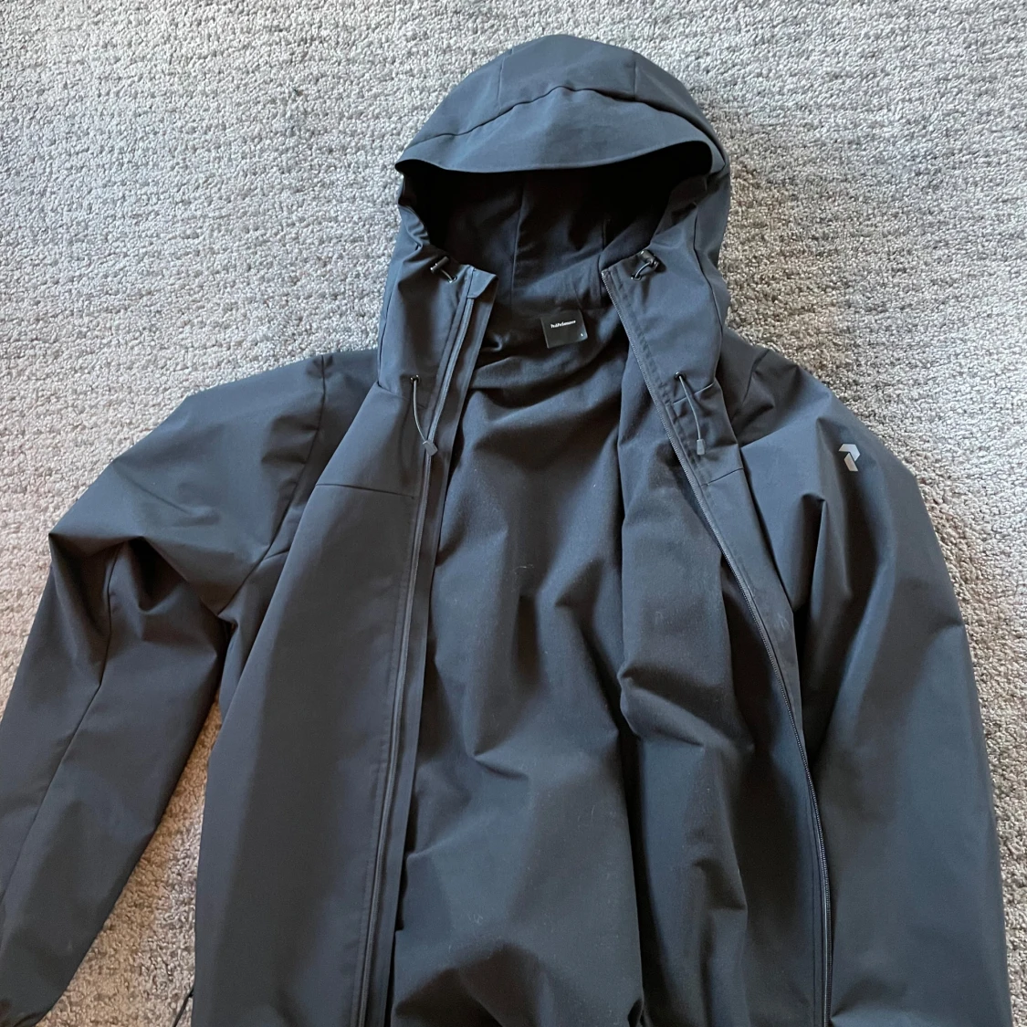 Svart vindjacka Peak Performance L