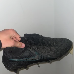 Nike phantom elite FG shadow - Riktigt fetta fotboll skor som har använt lite bara så sjukt bra skick för bra pris. Skiv om ni är intresserade 