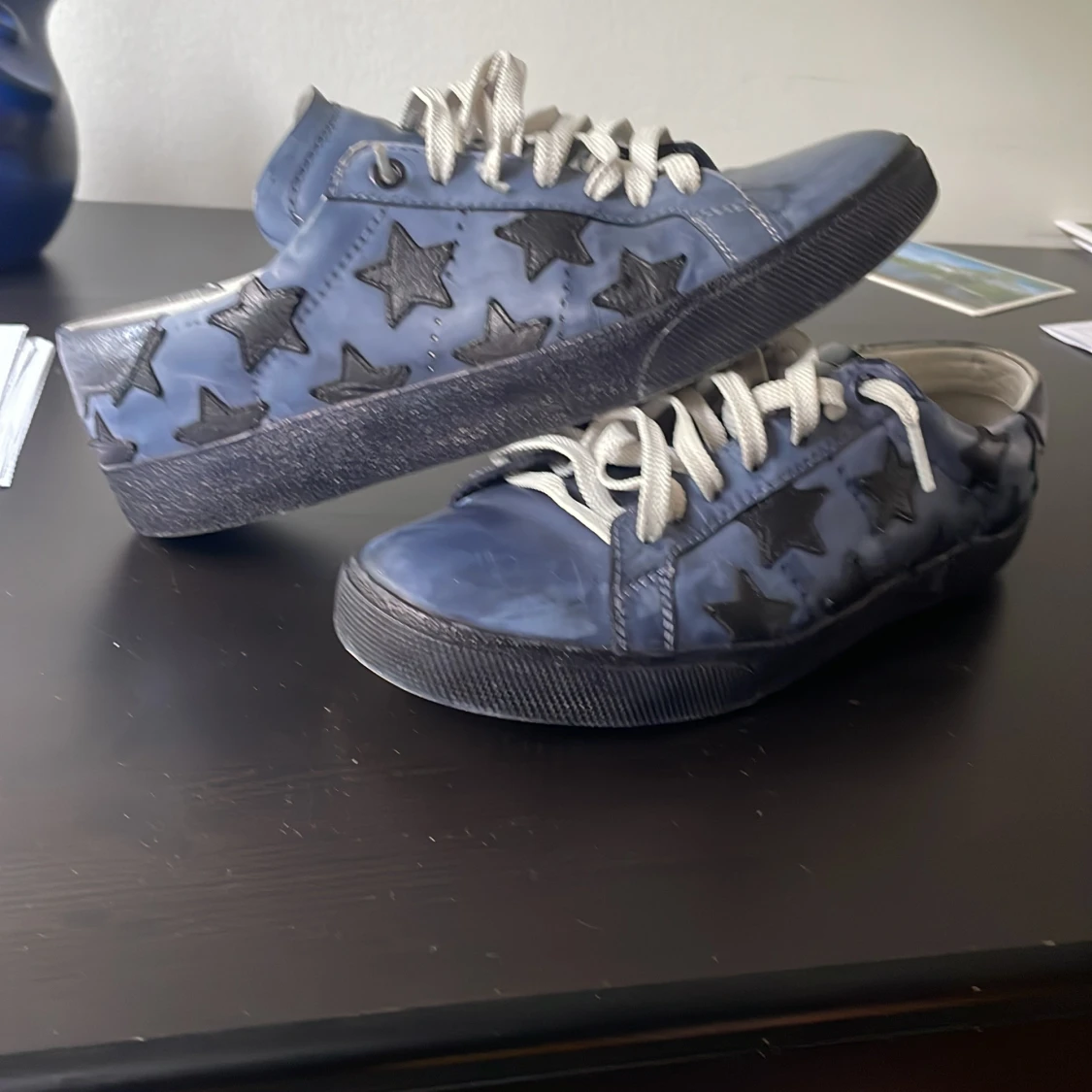  Skickar gärna tydligare bilder om ni frågar😁 Saint Laurent blå sneakers med stjärnor - 3