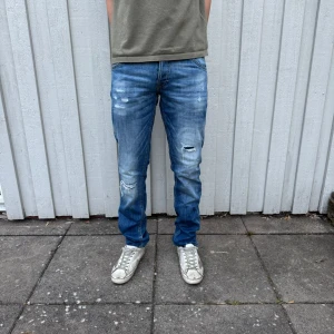 Jack & Jones jeans  - Jack & Jones jeans - Modell:  Slim/Glenn - Storlek: W29/L32 - skick: 9/10 - Nypris runt 1000kr