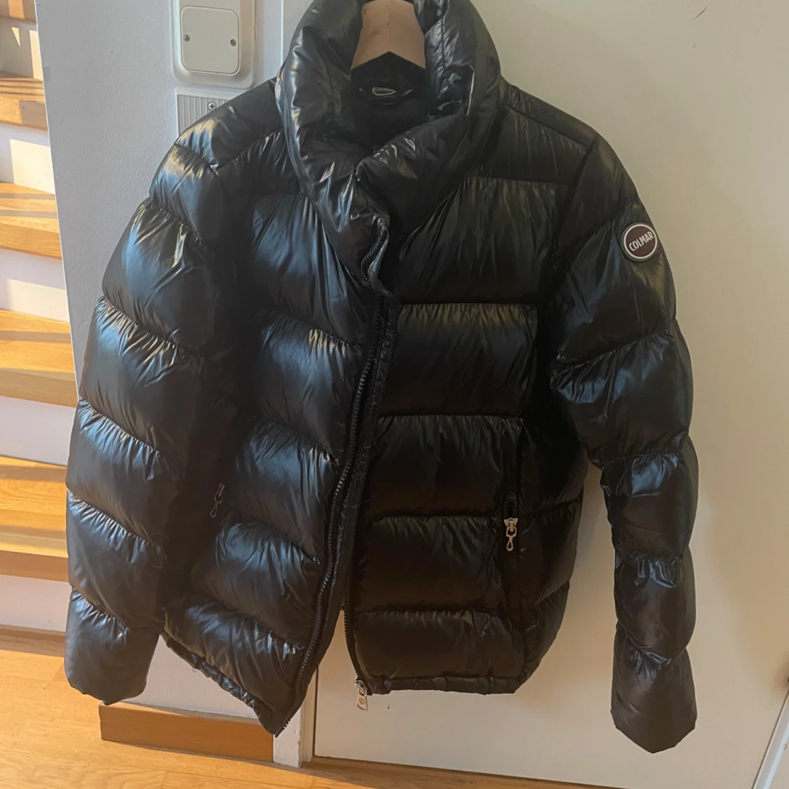 Svart pufferjacka från Colmar