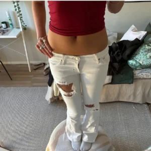 Lågmidjade bootcut jeans - Midja - 37 lågmidjade har inga bilder på då dom är för små i midjan