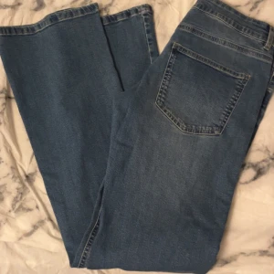 Denim rebel low waist jeans - Säljer dessa low waist bootcut jeans från demin rebel då de inte kommer till användning. Köpta här på Plick. Storlek S. ✨