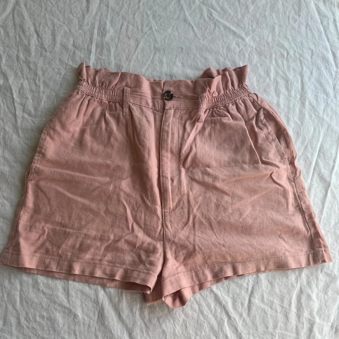 Rosa linneshorts från Bik Bok