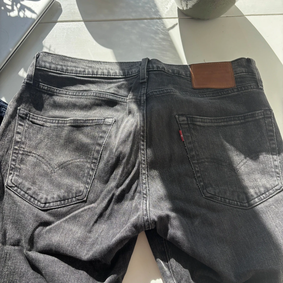 Levi's 502 svarta jeans W31 L32 - 1