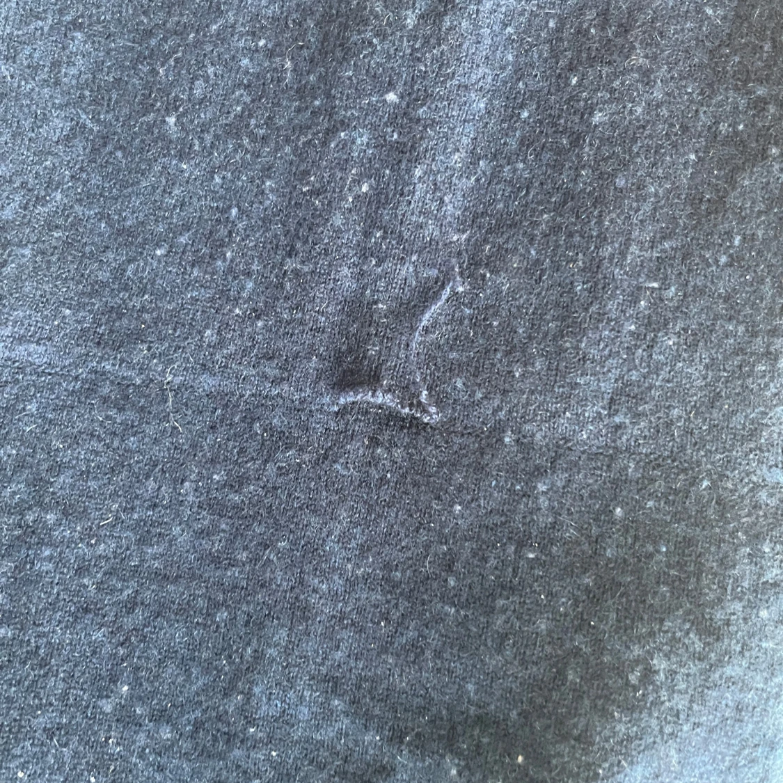 Mörkblå hoodie i kashmir från Maison Cashmere storlek XS - 2