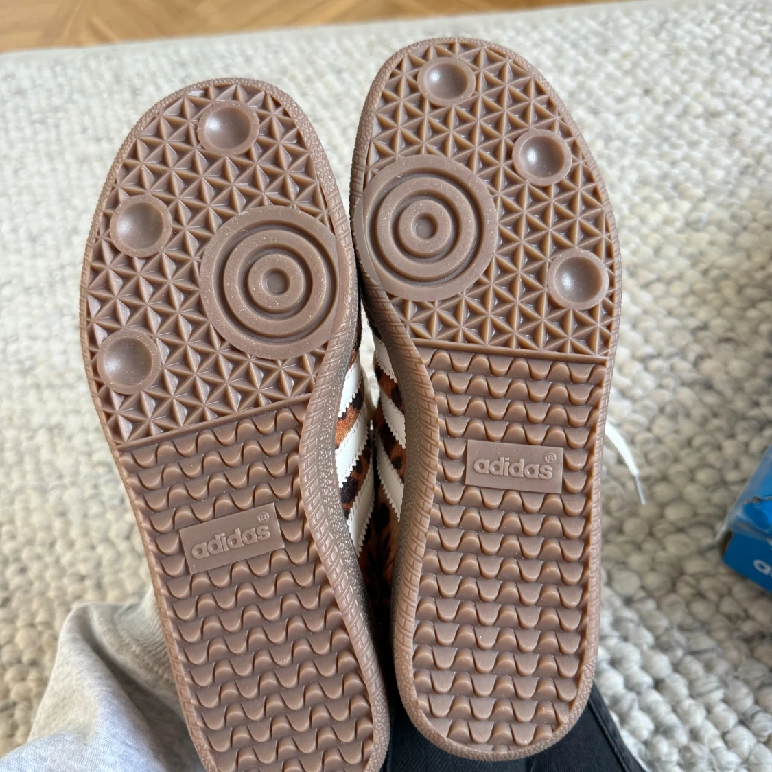 Adidas Samba leopardmönstrade sneakers - 4