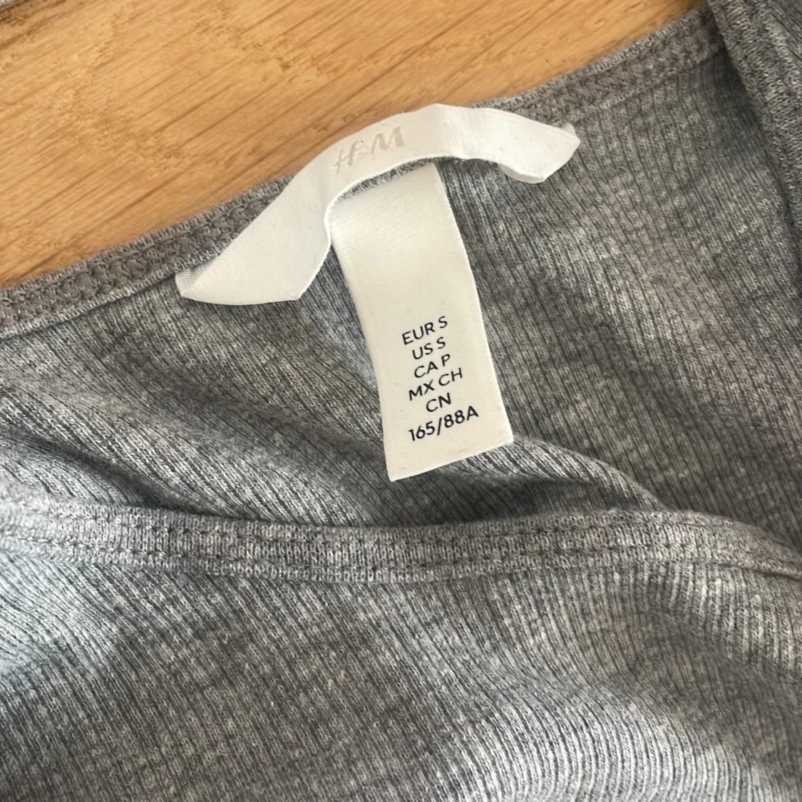 Grå ribbad långärmad tröja H&M - 2