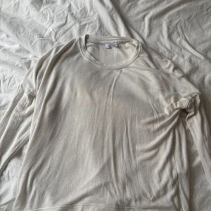 Långärmad stickad tröja  - Sååå mysig stickad tröja från & other stories💓