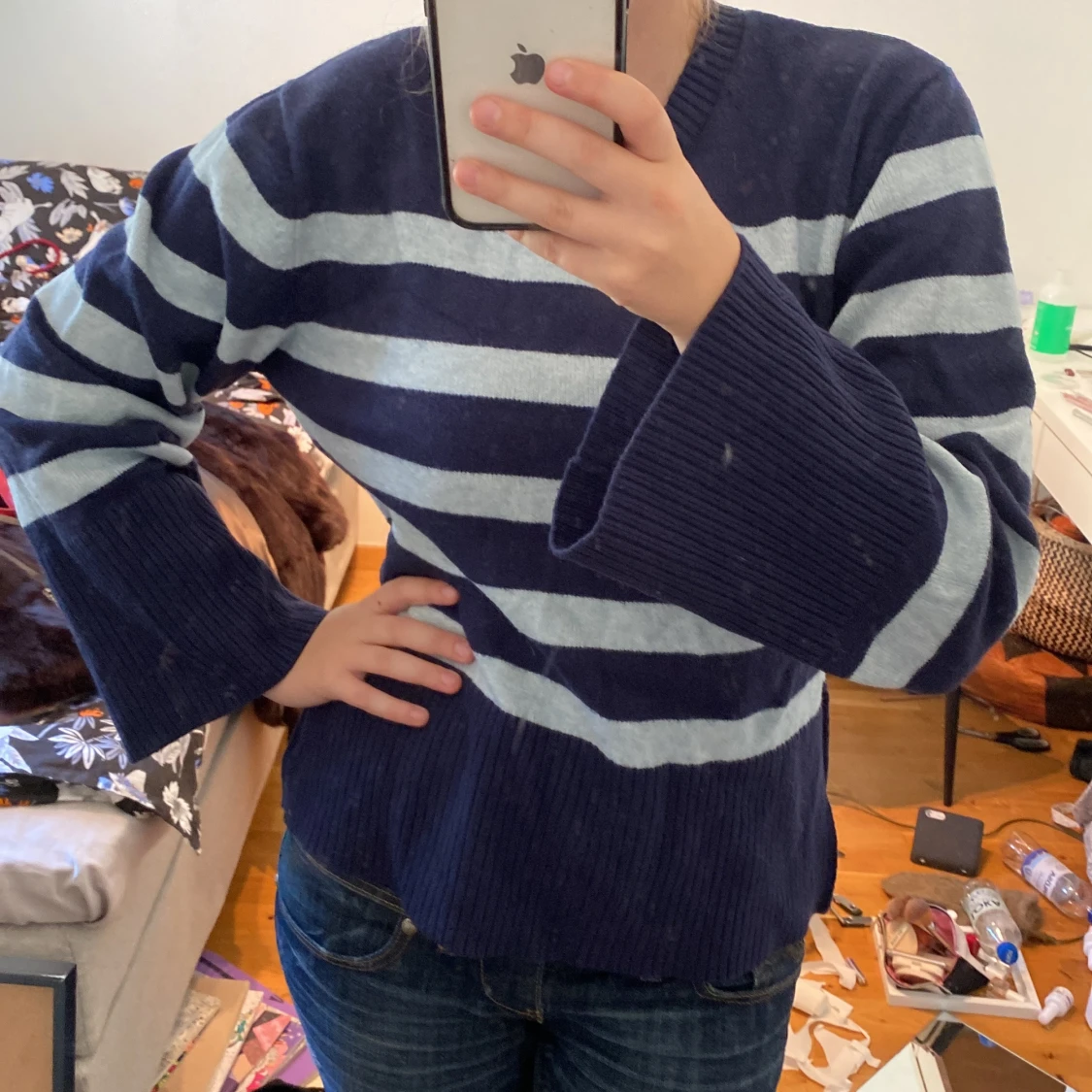 Randig blå stickad tröja  - 1