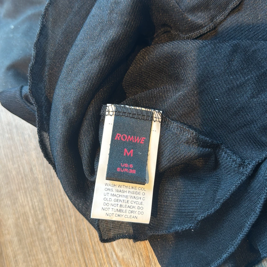 Svart linnetopp med knyt från Romwe - 2