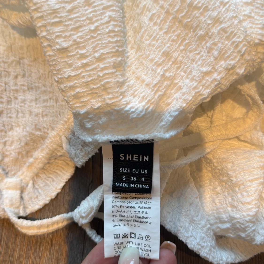 Vit linnetopp med volang från SHEIN - 2