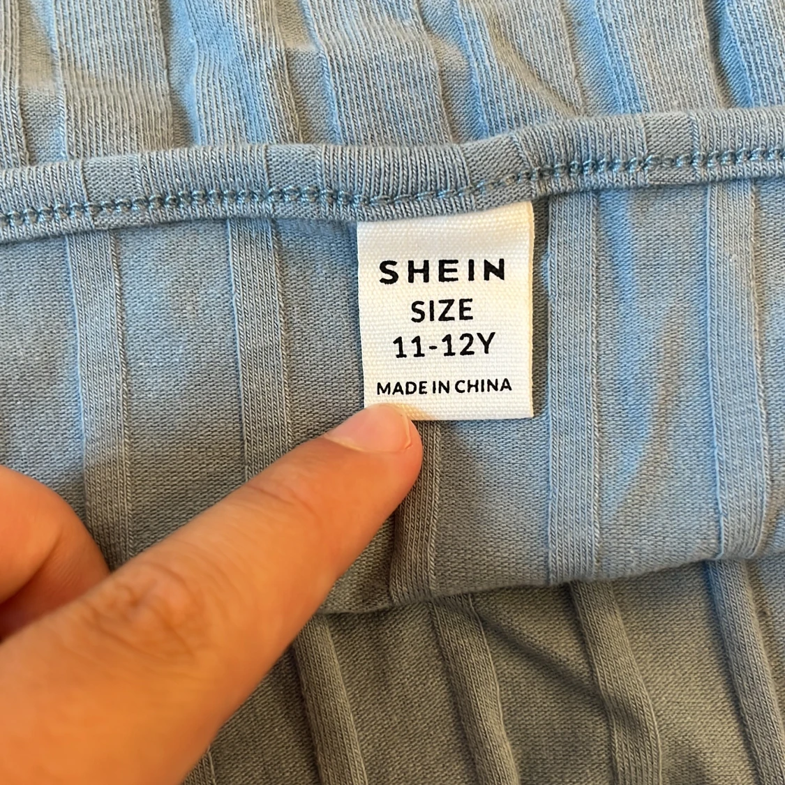 Blå ribbad kortklänning från Shein - 3