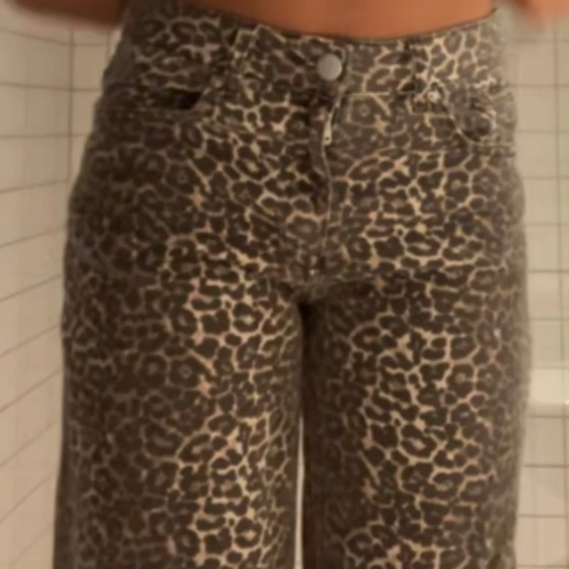 Leopardmönstrade wide jeans - 1