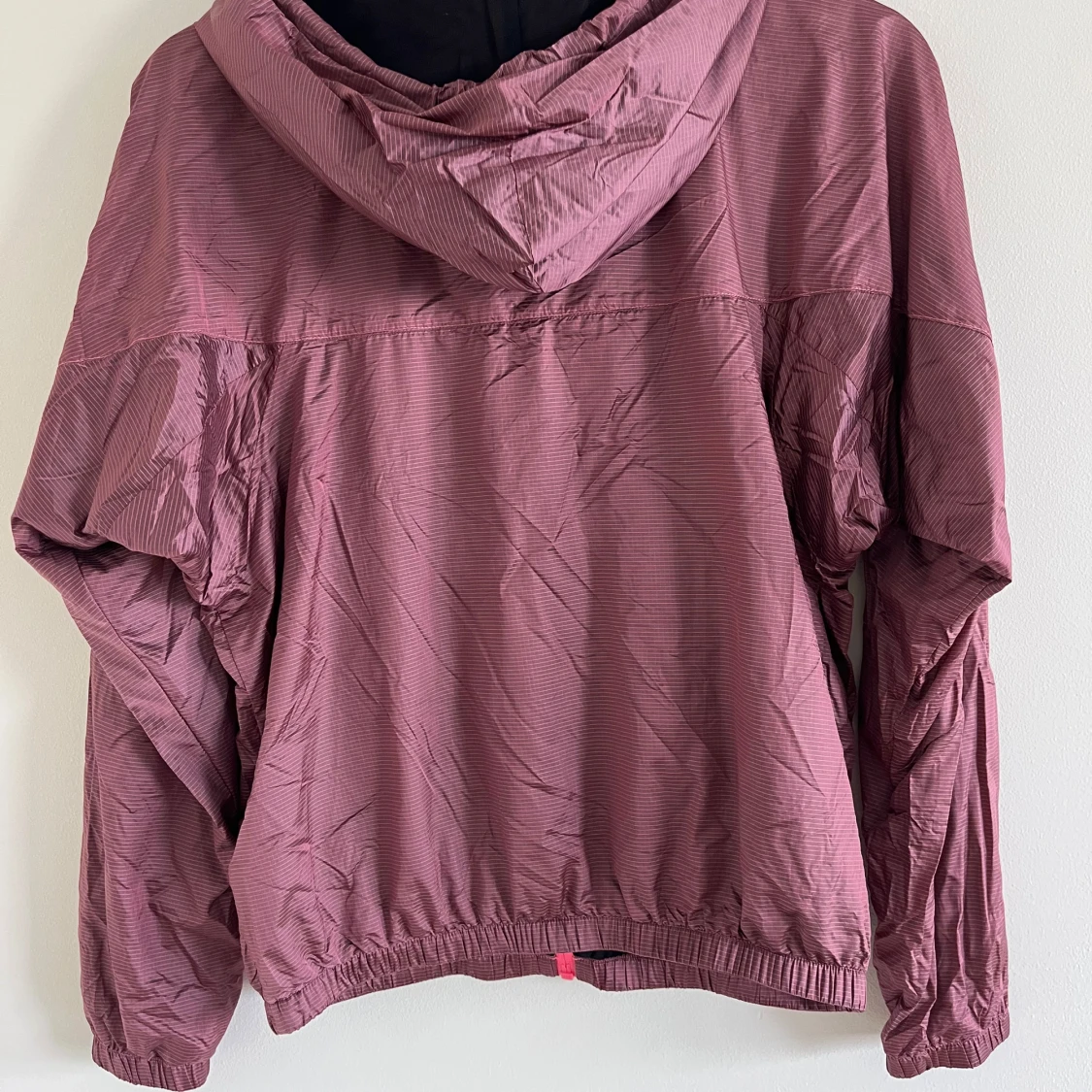 Löparjacka/vindjacka från Peak Performance - 1