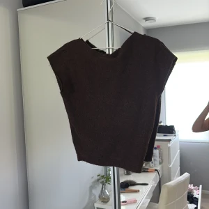 Stickad topp - En nyhet från Nelly en stickad lite offshoulder topp som jag använt en gång😊