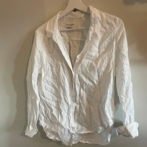 Vit linneskjorta - Lätt och tunn linneskjorta, använd endast en gång 🩷