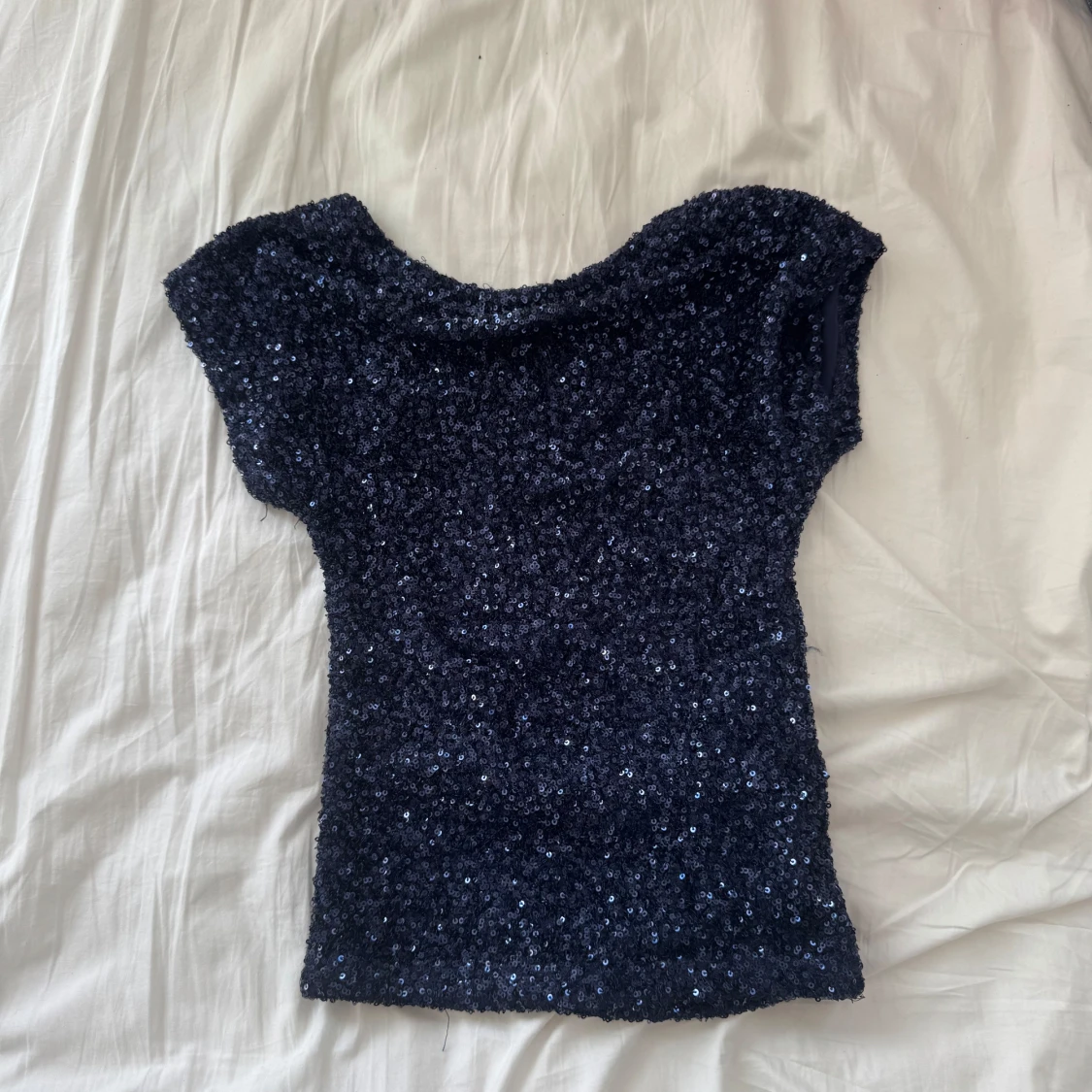 Mörkblå paljettopp från Subdued - 1