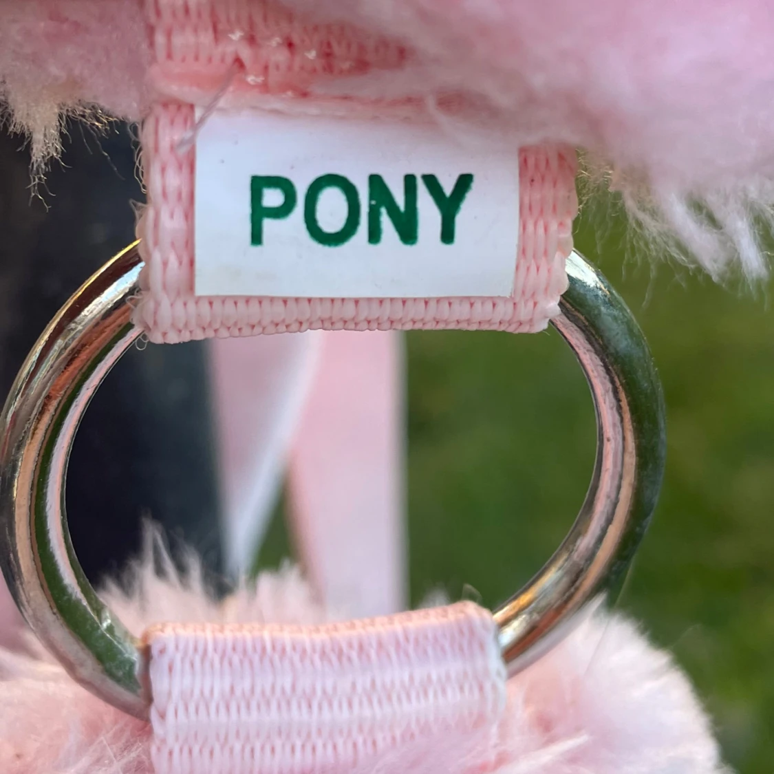 Rosa fluffigt ponnygrimma - 1