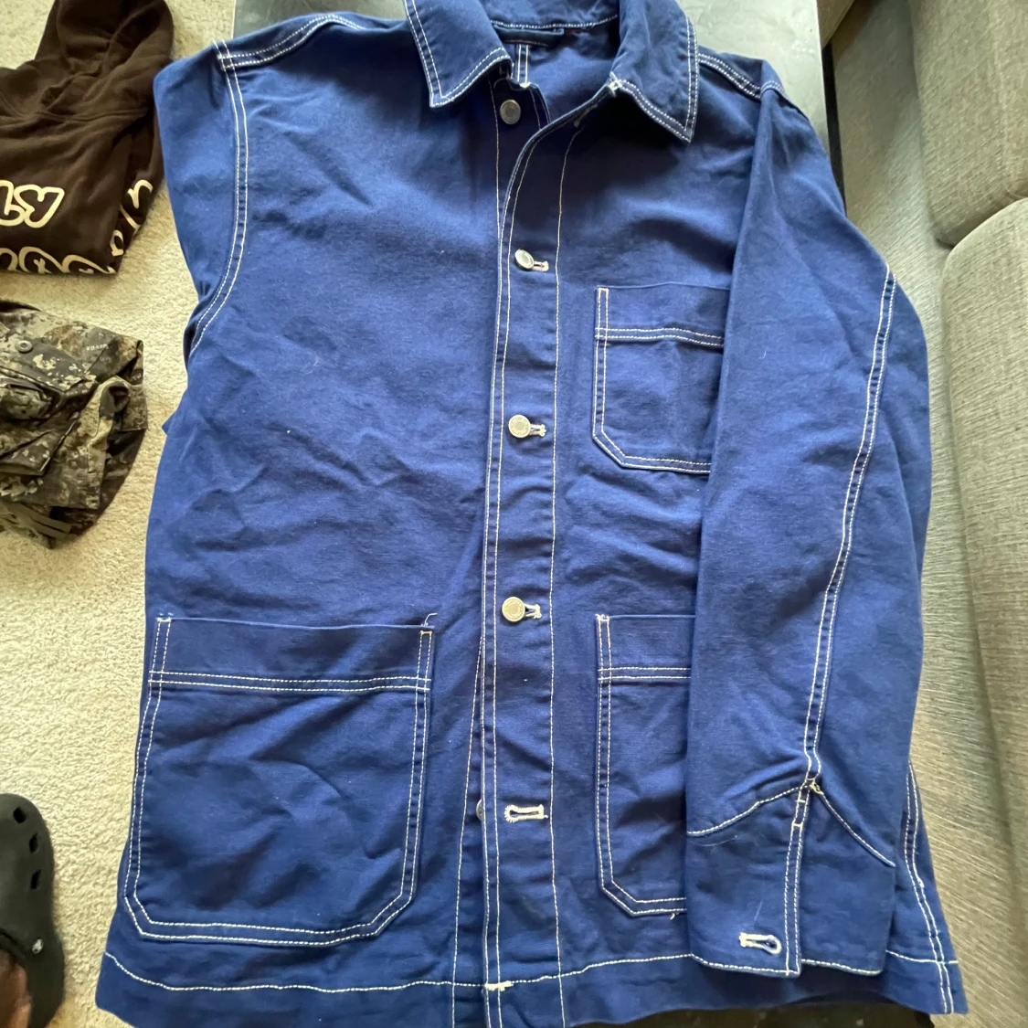 Blå väst med kontrastsömmar - 1