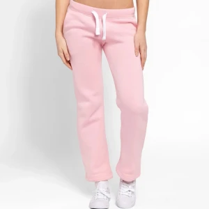 Russemerch byxor - Säljer dessa mjukisbyxor från Russemerch då de är alldeles för långa🫶🏻De är i storlek M och är helt oanvända (har tyvärr tagit bort prislapp)❤️Pris går att diskutera!