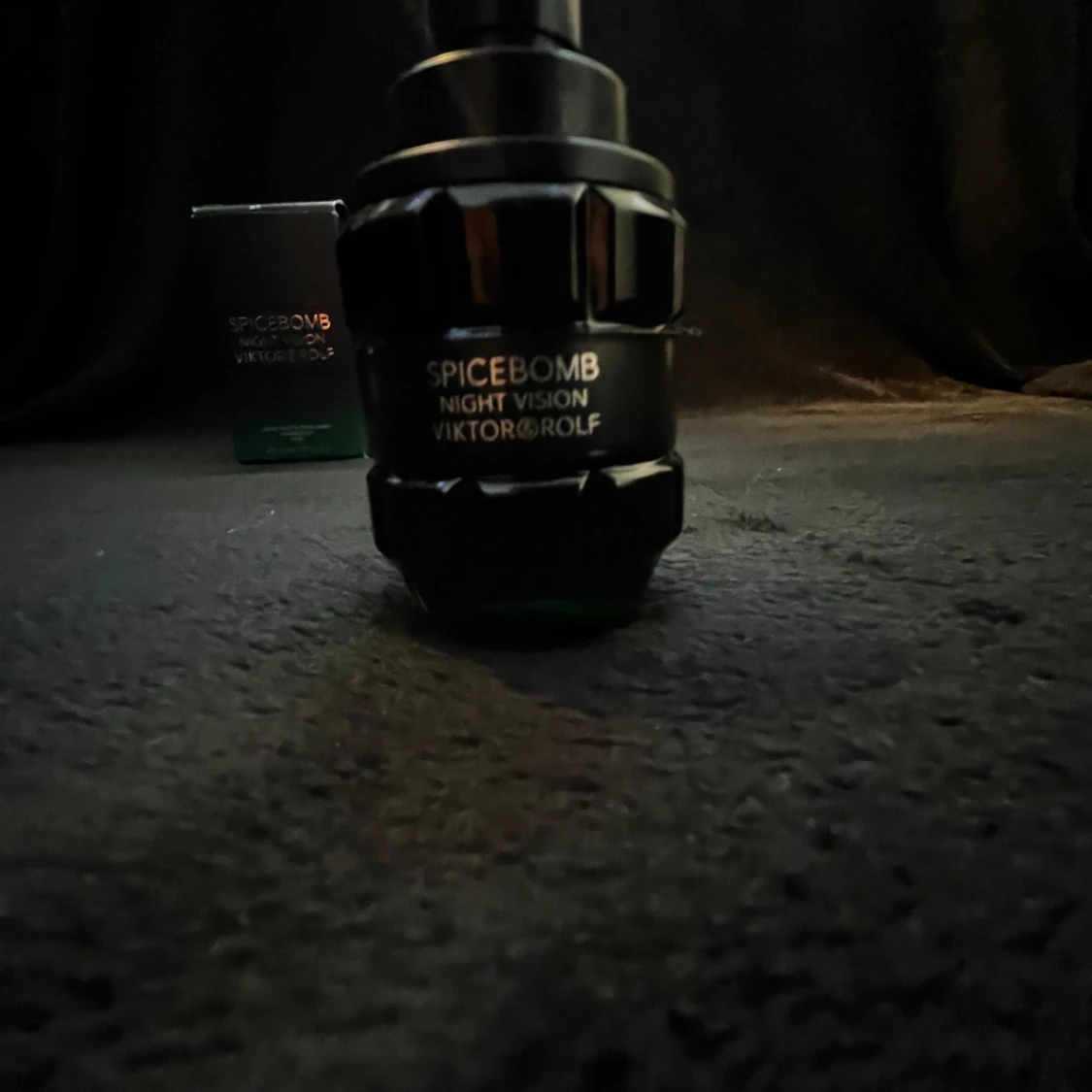 Spicebomb Night Vision herrparfym från Viktor & Rolf - 1