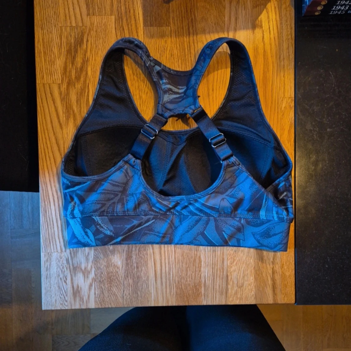 Blå sport-bh med blommigt mönster - 1