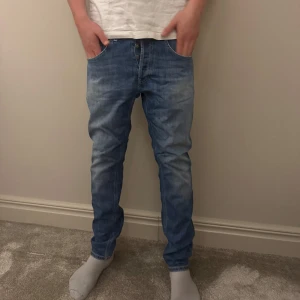 Dondup Dian jeans  - Ett par dondup Dian jeans säljes. De är i nyskick. Säljes för 600kr . Vid funderingar skriv. 