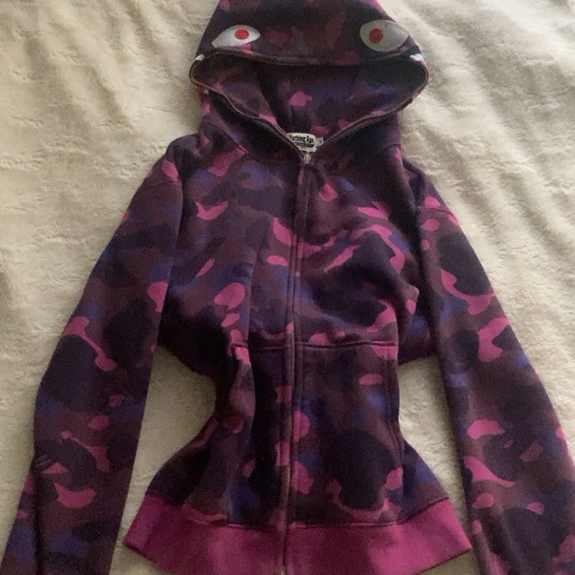 Lila camo zip hoodie från BAPE