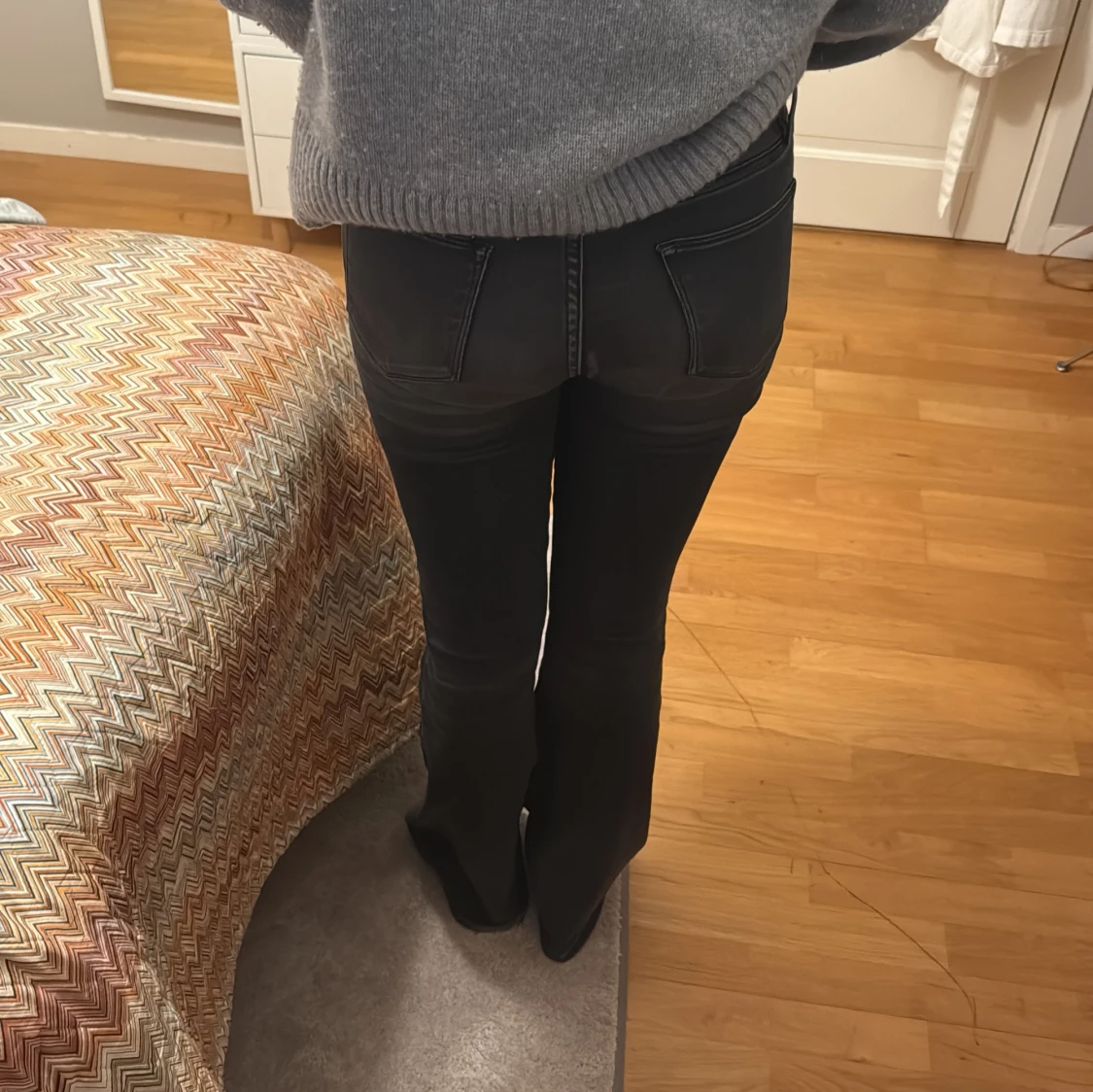 Svarta bootcut jeans - 1