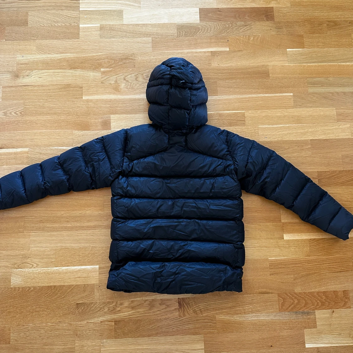 Svart dunjacka från Sail Racing - 1