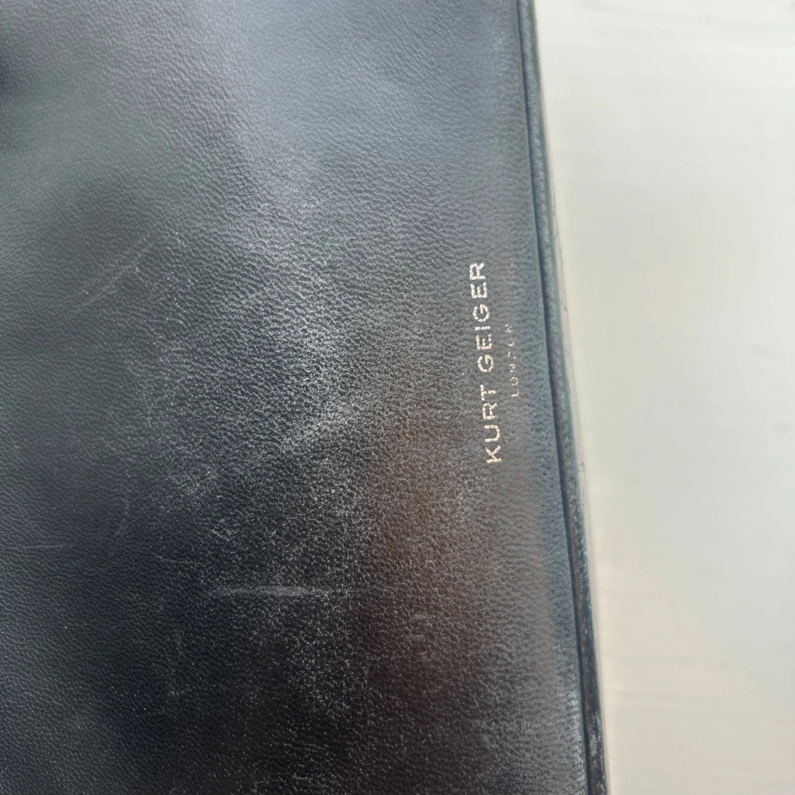 Svart quiltad axelväska från Kurt Geiger - 3