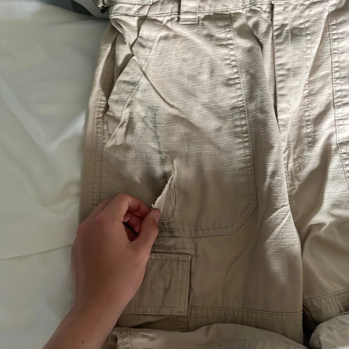 Beiga cargopants med fickor, YOKE. - 1