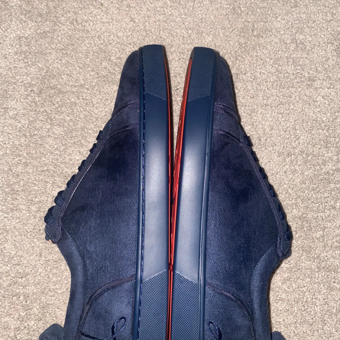 Mörkblå mocka sneakers från Louboutin - 2