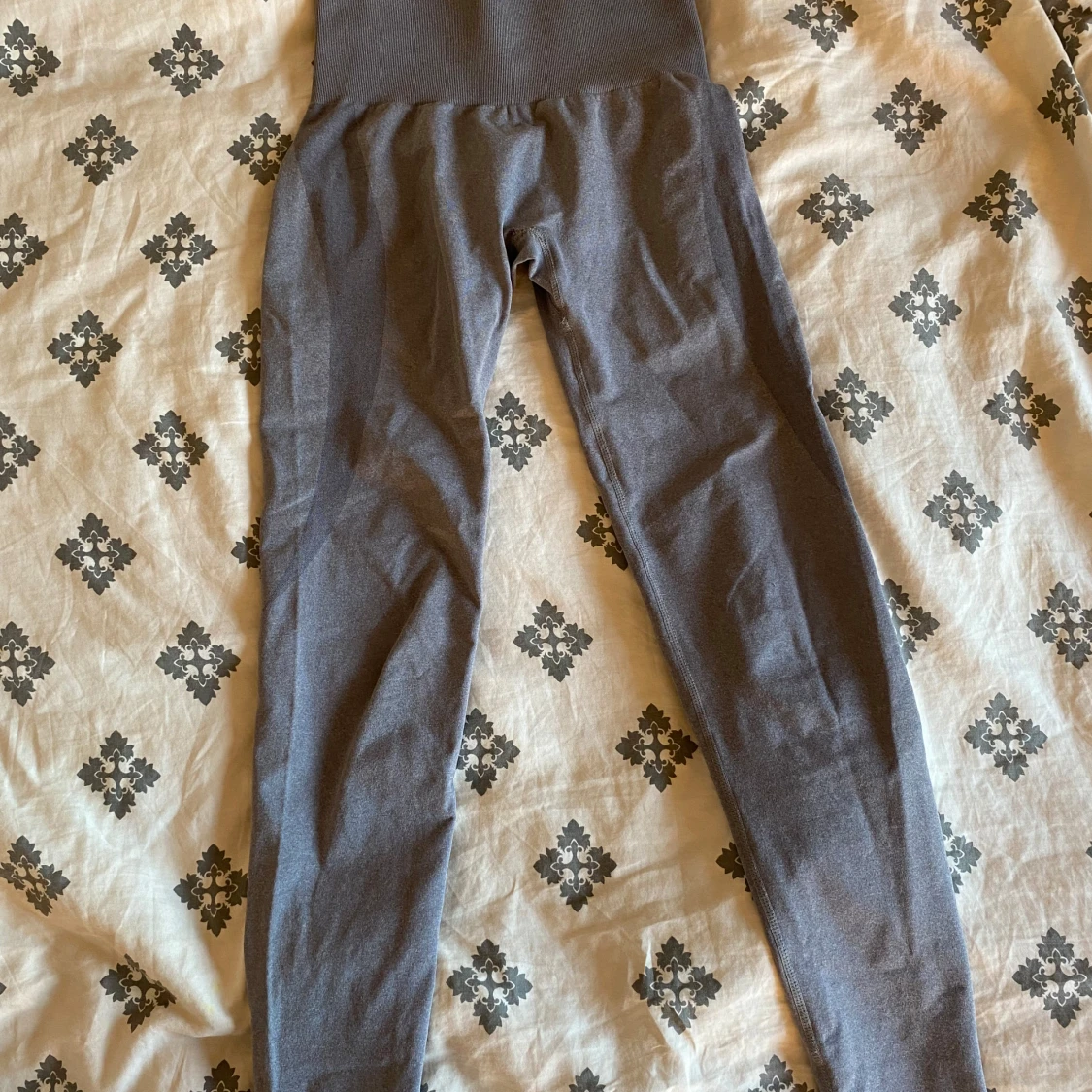 Grå blåa tights från NVGTN - 1