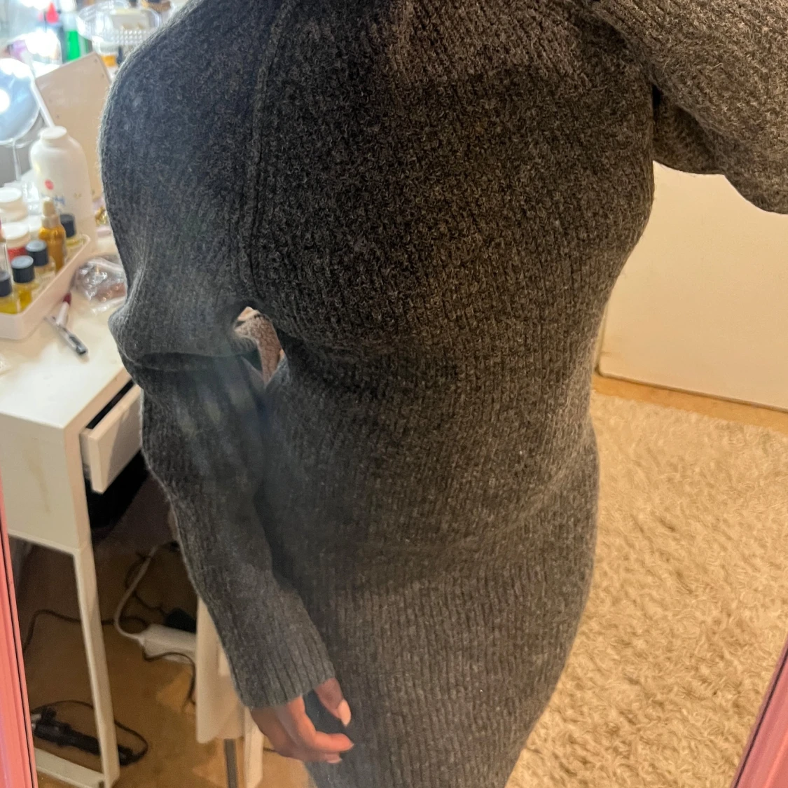 Mörkgrå stickad kortklänning - 3